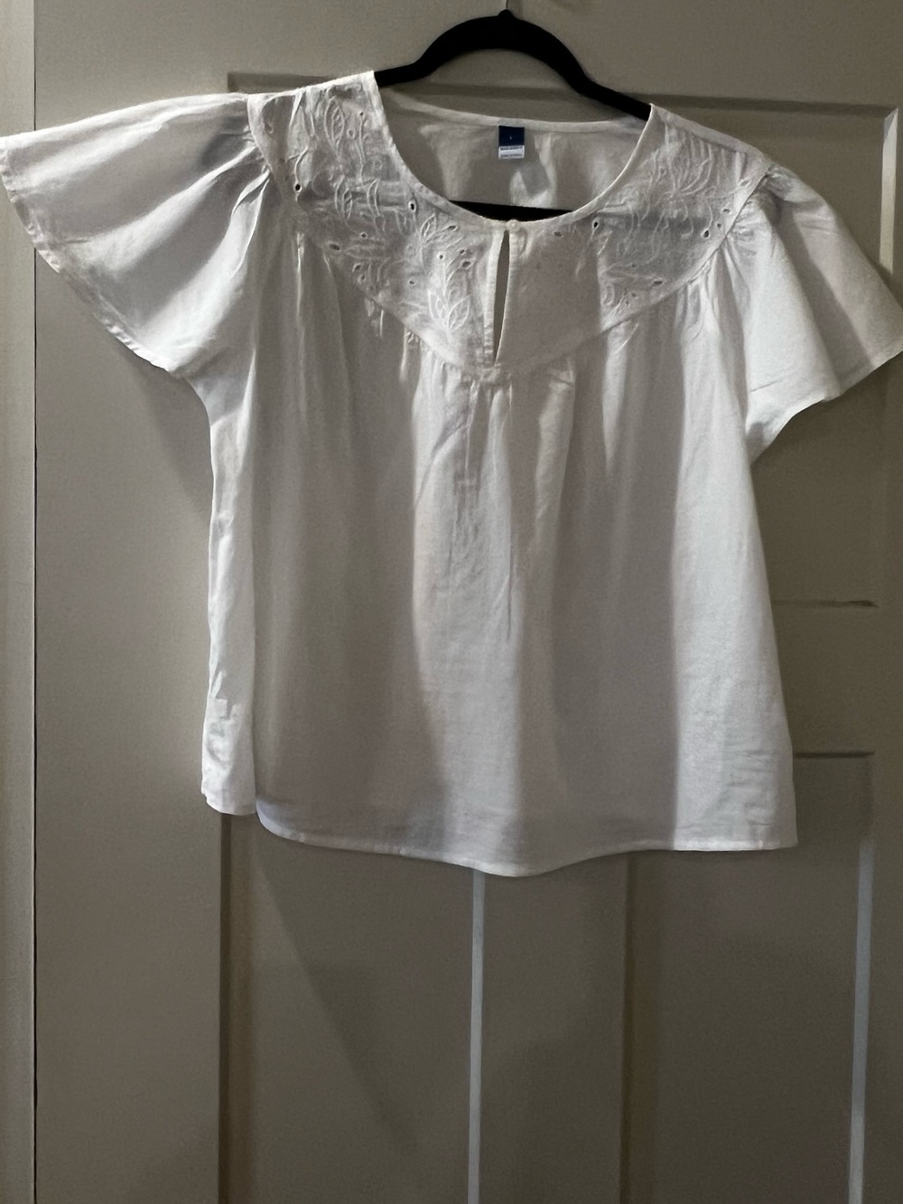 Old Navy White Embroidered Scoop-Neck Blouse